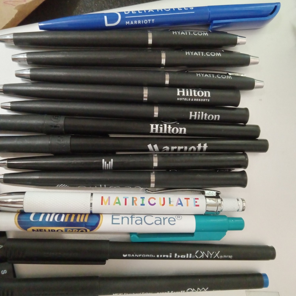 Lot of‎ 15 Advertising Hotel Pens Hilton Hyatt Marriott Uni-ball Onyx Assorted